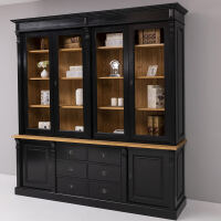Großer schwarzer Vitrinenschrank im Landhausstil