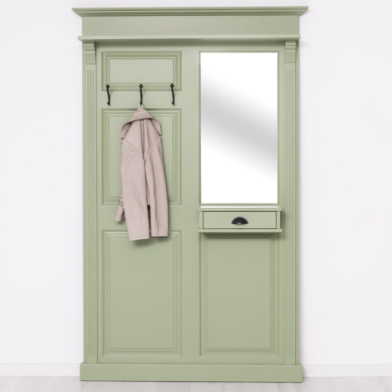 Schmale Flurgarderobe im Landhausstil blassgrün