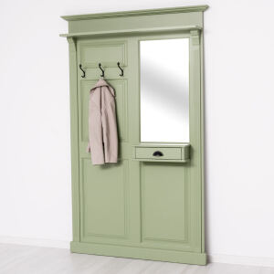Schmale Flurgarderobe im Landhausstil blassgrün
