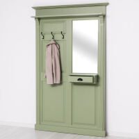 Schmale Flurgarderobe im Landhausstil blassgrün