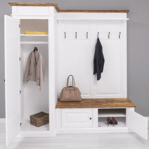 Landhaus Garderobe mit viel Stauraum Vintage