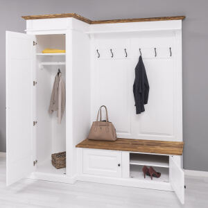 Landhaus Garderobe mit viel Stauraum Vintage