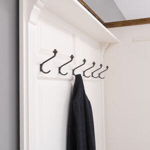 Landhaus Flur Garderobe mit viel Stauraum altweiß