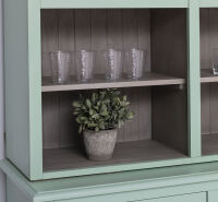 Vintage Esszimmerschrank mit viel Stauraum mintgrün