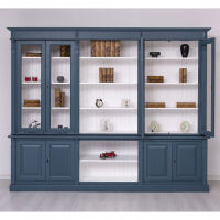 Landhaus Wohnzimmerschrank in der Farbe nachtblau mit einer weißen Innenfarbe
