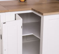 Landhausküche aus Holz weiß