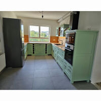 Küche im Landhausstil U-Form mintgrün