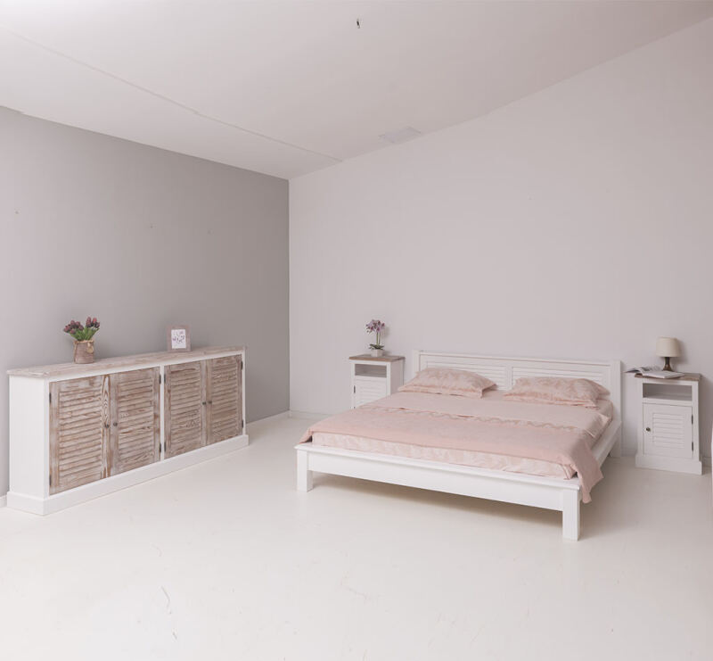 Weißes Schlafzimmer im Landhausstil