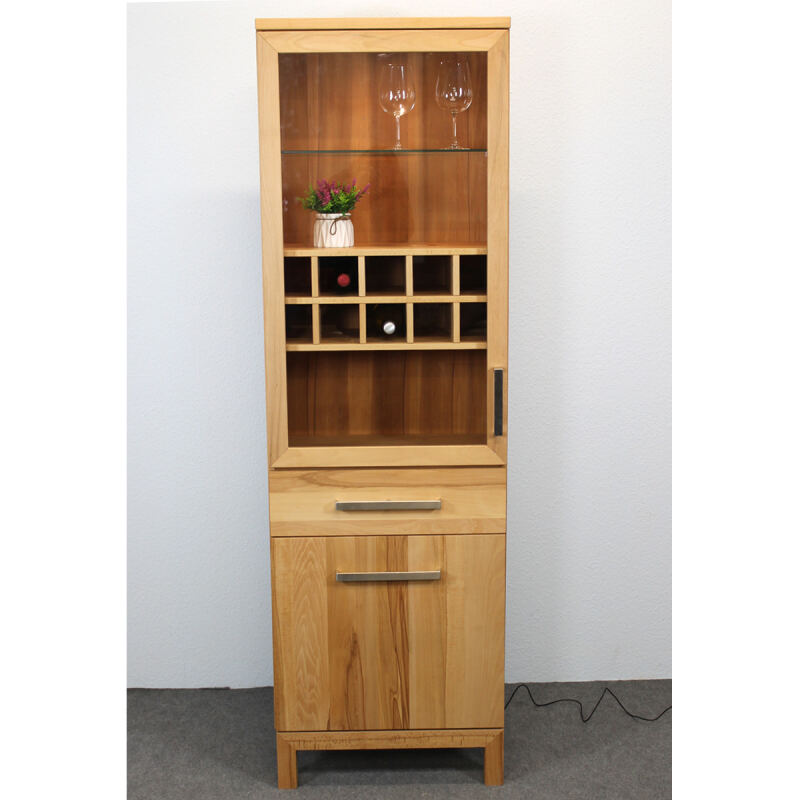 Moderne Glasvitrine mit Weineinsatz Kernbuche
