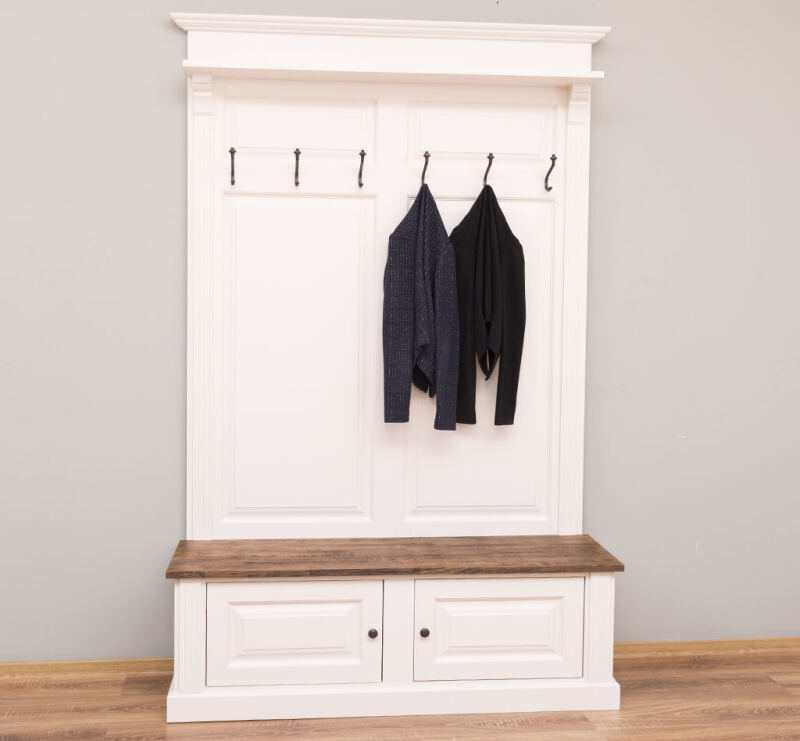 Nostalgische Landhaus Garderobe mit Eichenplatte