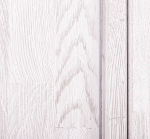 Kleiderschrank mit Schublade im Landhausstil
