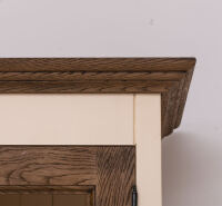 Landhausbuffetschrank eierschalen mit Eichentüren
