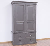 Landhaus-Kleiderschrank im Antiklook - aschbraun
