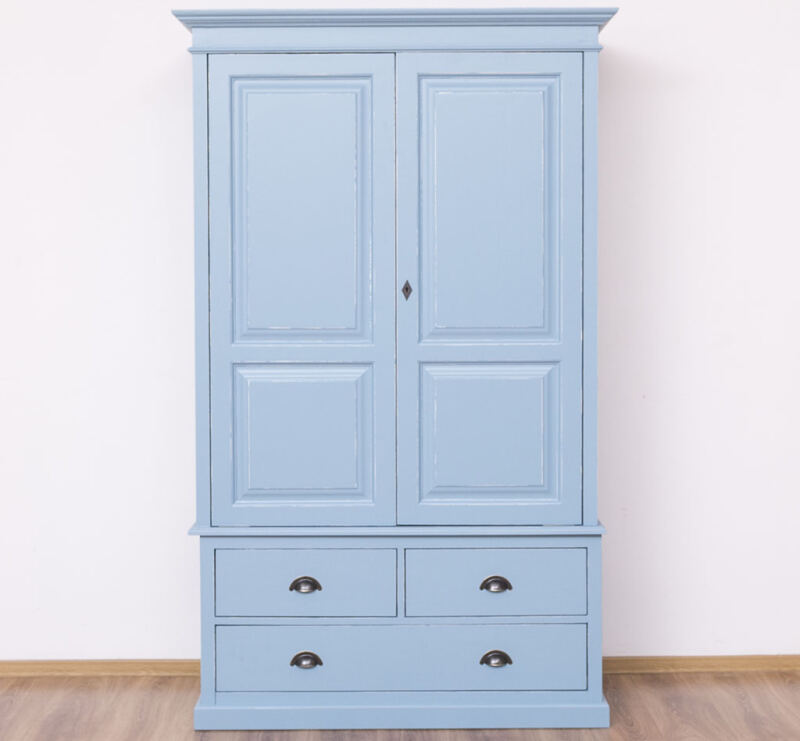 Landhaus-Kleiderschrank im Antik-Look - himmelblau-weiß