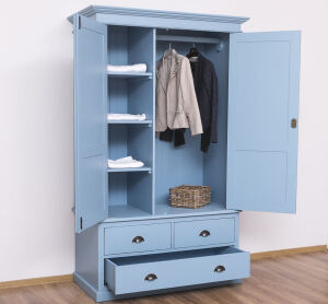 Landhaus-Kleiderschrank im Antik-Look - himmelblau-weiß