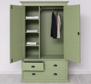 Landhaus-Kleiderschrank blassgrün Antik-Look