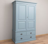 Landhaus-Kleiderschrank türkisblau