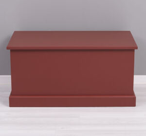 rustikale Massivholz Truhe bordeaux rot