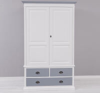 Landhaus-Kleiderschrank weiß mit fehgrauen Details
