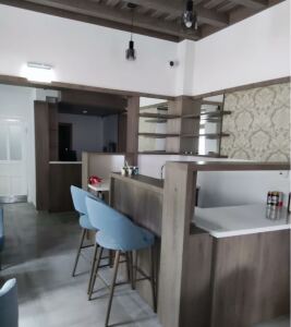 Barhocker mit Lehne gepolstert - BETTY 1