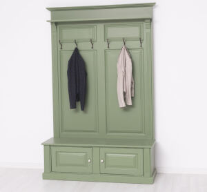 bunte  Garderobe im Landhausstil resedagrün