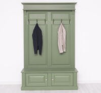 bunte  Garderobe im Landhausstil resedagrün