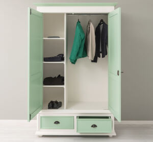 Kleiderschrank im Landhausstil mit Schubladen altweiß  / mint-pastellgrün