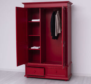 Kleiderschrank im Landhausstil mit Schubladen im Antik-Look rot