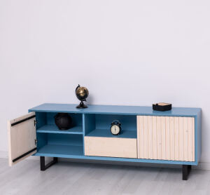 TV Lowboard Skandi mit Holztüren in Lamellenoptik
