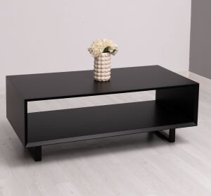 Couchtisch Skandi mit schwarzen Metallfüßen lackiert