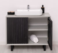 Kleiner Waschbecken-Unterschrank in Lamellenoptik