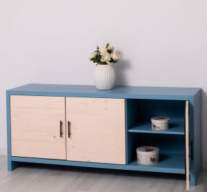 Minimalistisches Sideboard mit Holztüren Berlin