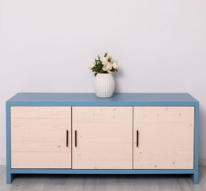 Minimalistisches Sideboard mit Holztüren Berlin