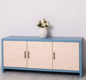 Minimalistisches Sideboard mit Holztüren Berlin