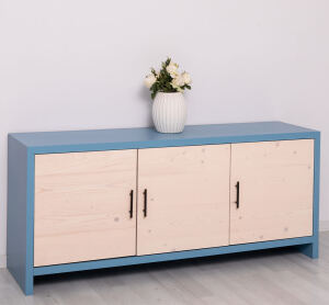Minimalistisches Sideboard mit Holztüren Berlin