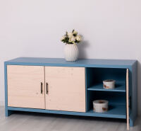 Minimalistisches Sideboard mit Holztüren Berlin