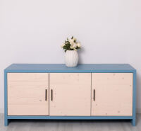 Minimalistisches Sideboard mit Holztüren Berlin