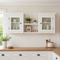 Kleiner Landhaus Hängeschrank mit Glastür weiß - Linksanschlag