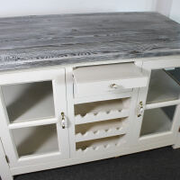 Freistehende Landhausstil Kücheninsel mit Glastüren cremeweiß