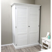 WeiÃŸer Kleiderschrank mit LamellentÃ¼ren