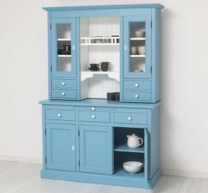 Landhaus-Buffet in himmelblau und weiß