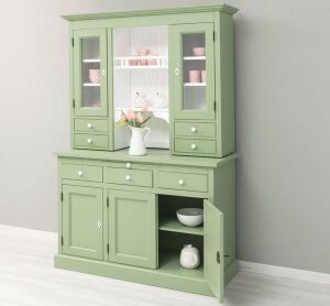 Buffetschrank im Landhausstil blassgrün und weiß