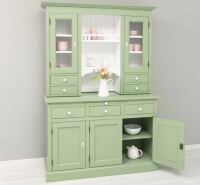 Buffetschrank im Landhausstil blassgrün und weiß