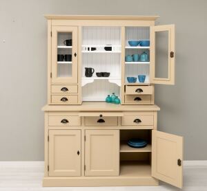 Landhaus-Buffetschrank beige und weiß