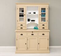 Landhaus-Buffetschrank beige und weiß