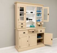 Landhaus-Buffetschrank beige und weiß