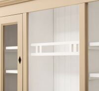 Landhaus-Buffetschrank beige und weiß