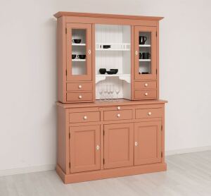 Buffetschrank im Landhausstil in modernem Beigerot und Weiß