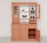 Buffetschrank im Landhausstil in modernem Beigerot und Weiß