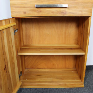 Hochschrank Vitrine Massivholz Kernbuche geölt
